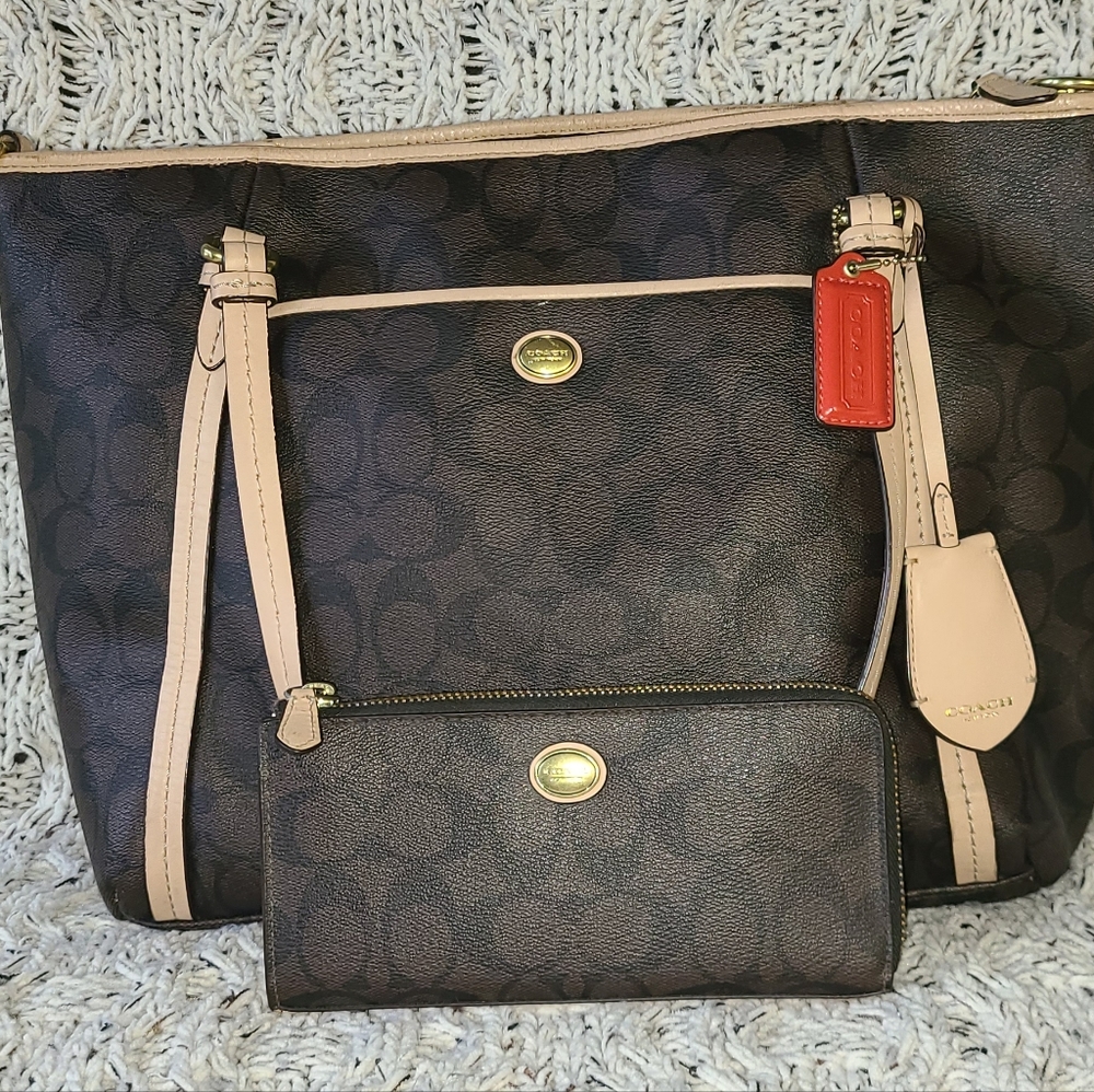 Coach purse w/wallet